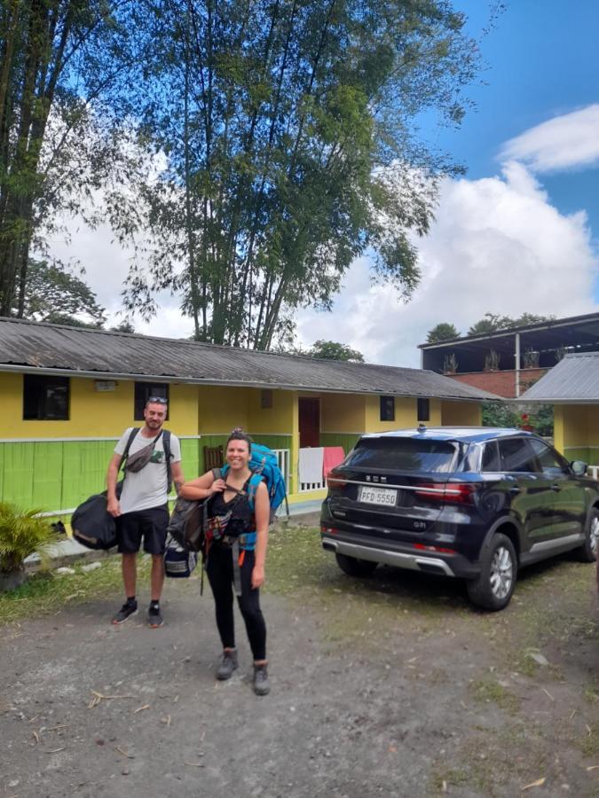 Hostal Henrry'S Hotel Mindo Exterior foto