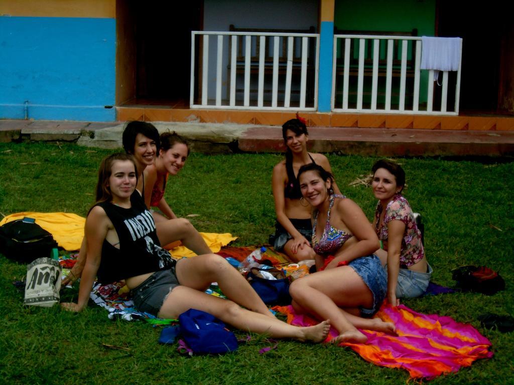 Hostal Henrry'S Hotel Mindo Exterior foto
