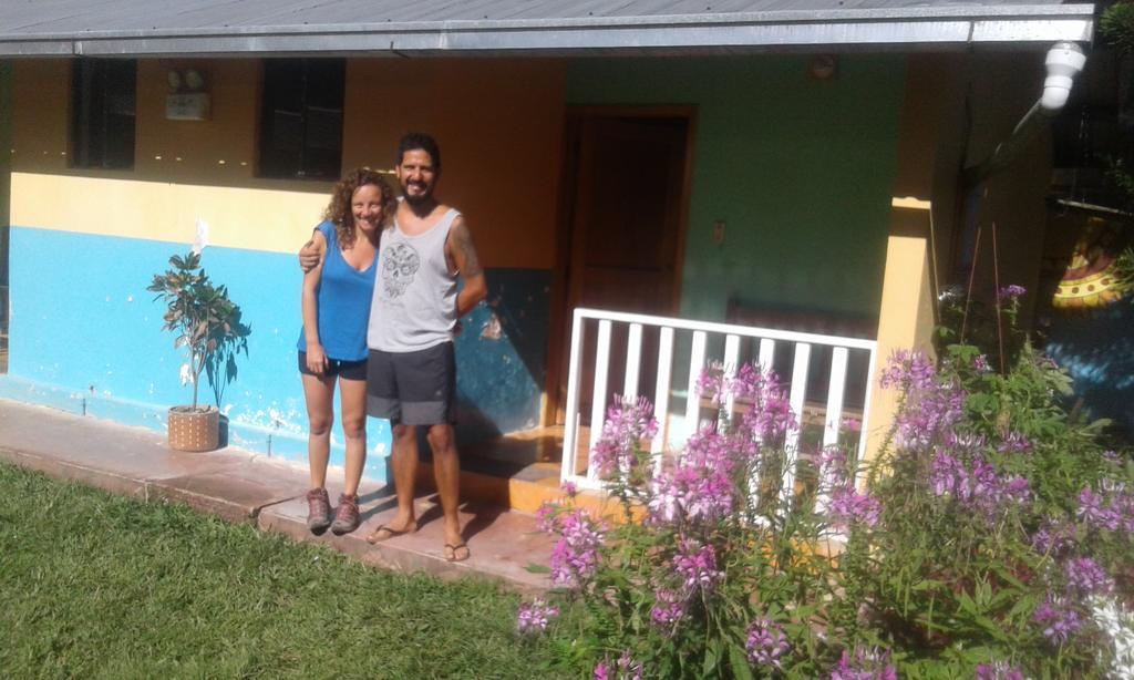 Hostal Henrry'S Hotel Mindo Exterior foto